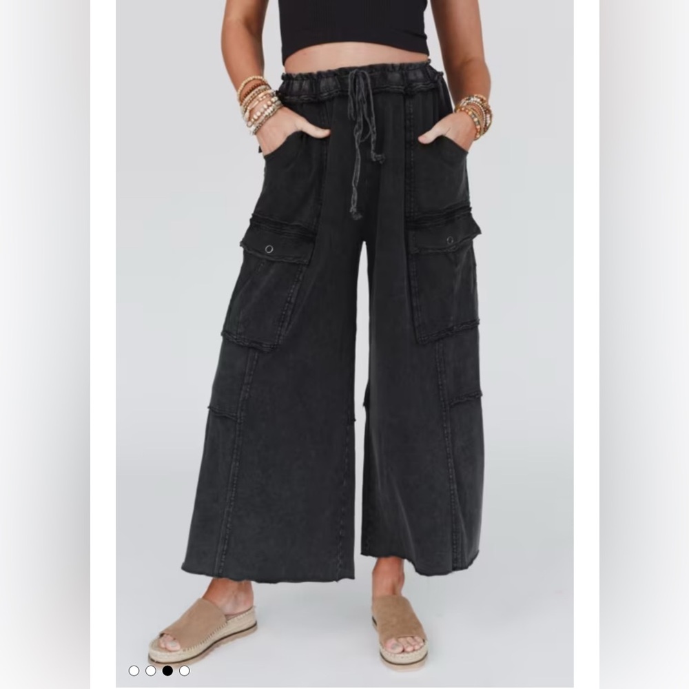 Vibe’n Cargo Wide Leg Pants NWT